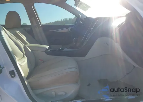 2015 Infiniti Q50 Premium z USA, uszkodzony, nr VIN JN1BV7AP1FM335156